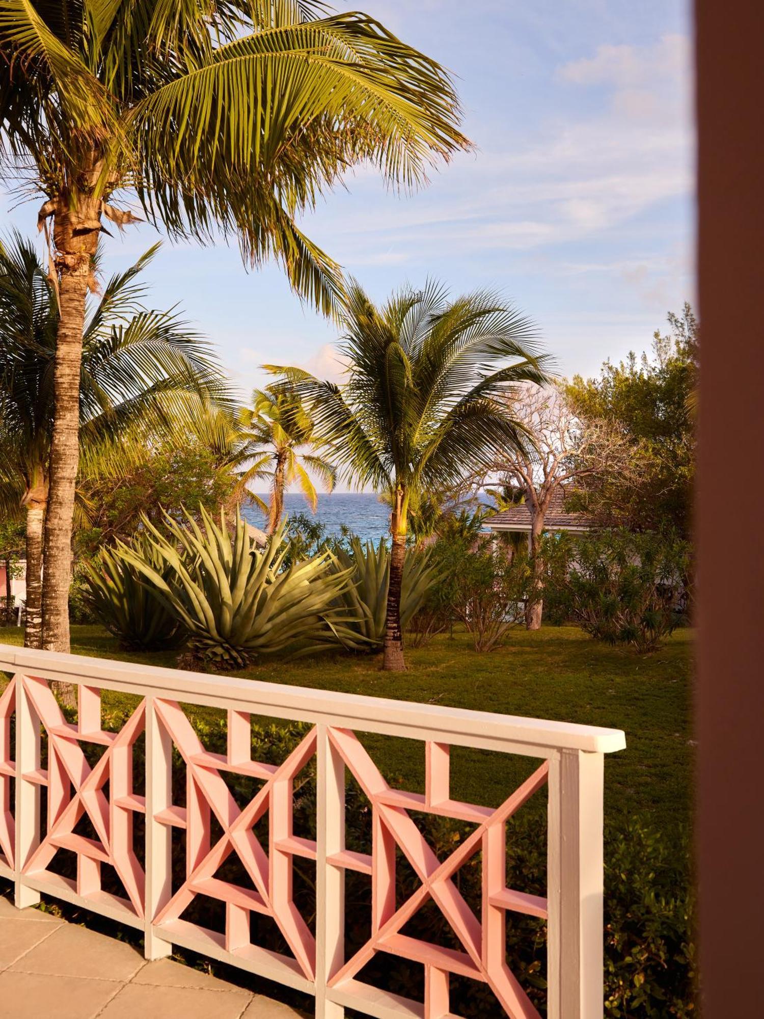Coral Sands Inn & Cottages Dunmore Town Eksteriør billede